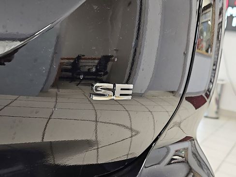 New 2026 Mitsubishi Outlander SE image 22