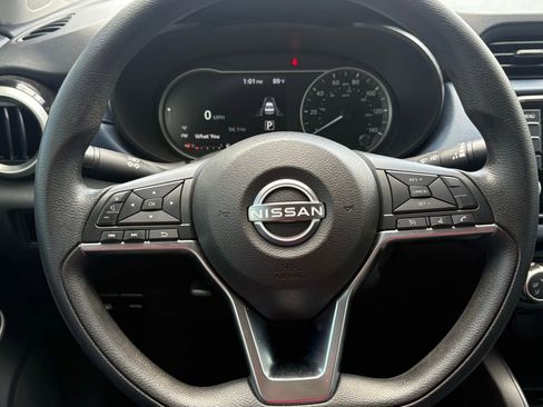 Used 2025 Nissan Versa SV image 18