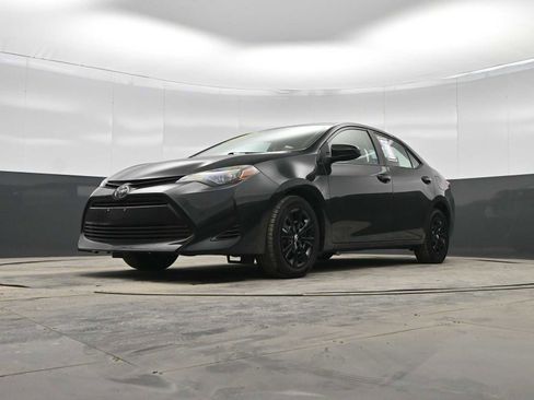 Used 2019 Toyota Corolla LE image 32