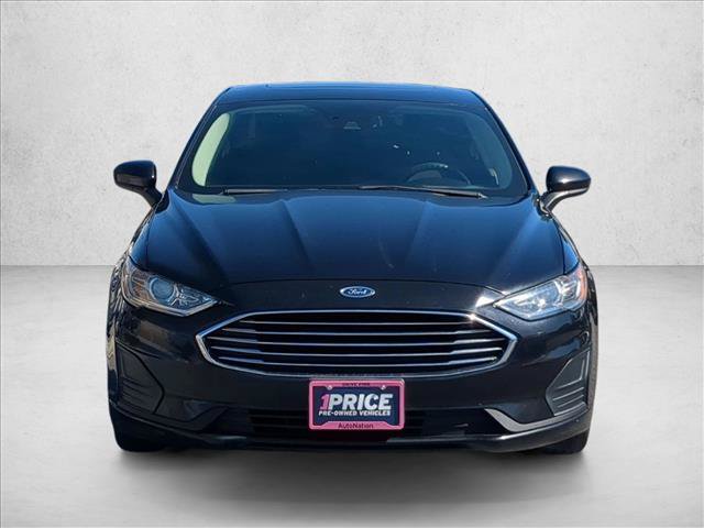 Used 2020 Ford Fusion SE FWD image 2