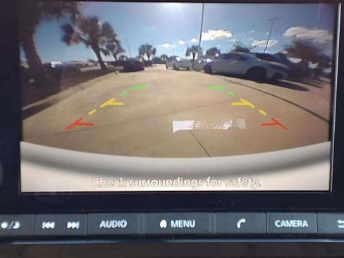 Used 2023 Nissan Pathfinder SV image 17