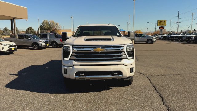 Used 2025 Chevrolet Silverado 3500 High Country w/ High Country Premium Package AWD/4WD image 3