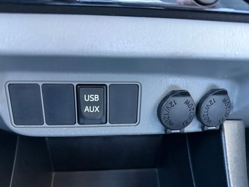 Used 2015 Toyota Tacoma PreRunner image 31