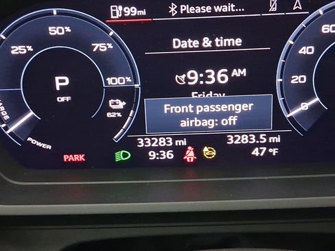 Used 2023 Audi Q4 e-tron Premium Plus w/ Premium Plus image 18