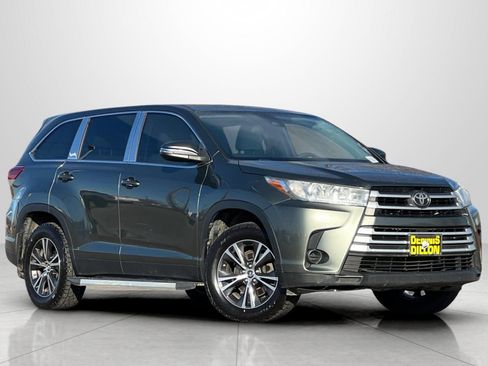 Used 2019 Toyota Highlander LE AWD/4WD image 1