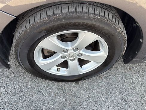 Used 2012 Toyota Sienna LE image 20