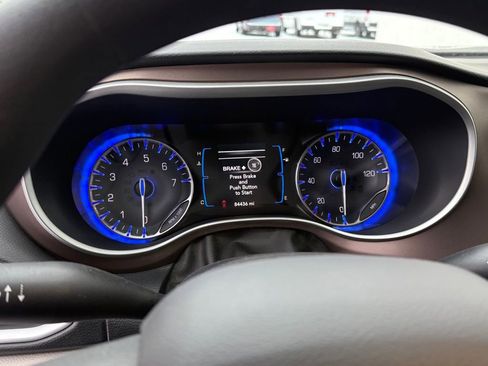 Used 2017 Chrysler Pacifica LX w/ Tire & Wheel Group image 12