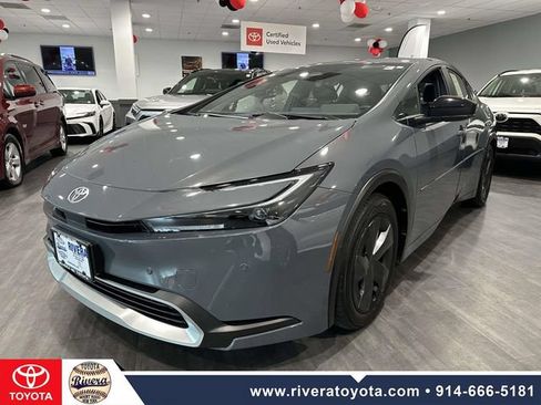 Used 2024 Toyota Prius Prime FWD image 8