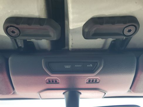 Used 2023 Jeep Wrangler Rubicon image 28