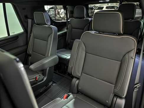 New 2026 GMC Yukon Elevation w/ Elevation Premium Package AWD/4WD image 11