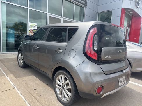 Used 2018 Kia Soul + image 4