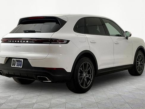 Used 2024 Porsche Cayenne AWD/4WD image 6