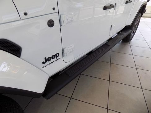 New 2026 Jeep Gladiator Sport AWD/4WD image 28