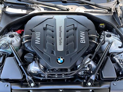 Used 2018 BMW 650i Convertible image 31