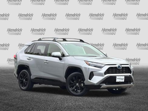 Used 2023 Toyota RAV4 SE w/ Convenience Package AWD/4WD image 2