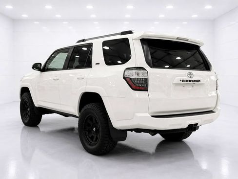 Used 2019 Toyota 4Runner SR5 AWD/4WD image 3