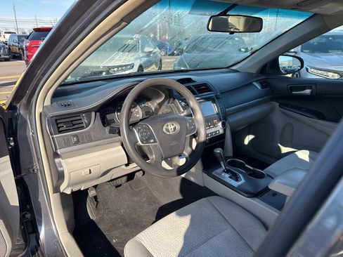 Used 2014 Toyota Camry LE image 11