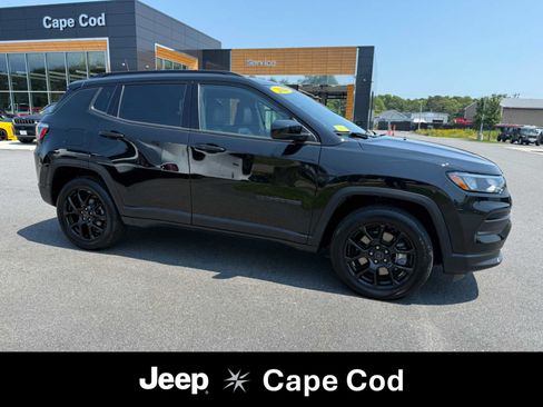 Used 2026 Jeep Compass Latitude w/ Quick Order Package 29K AWD/4WD image 1