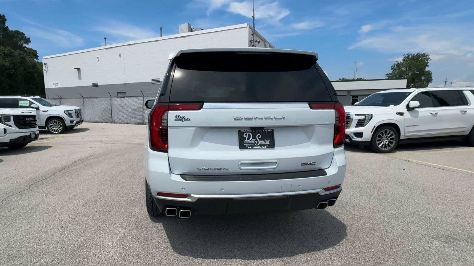 New 2026 GMC Yukon Denali w/ Denali Reserve Package AWD/4WD image 7