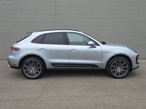 Certified 2026 Porsche Macan AWD/4WD image 14