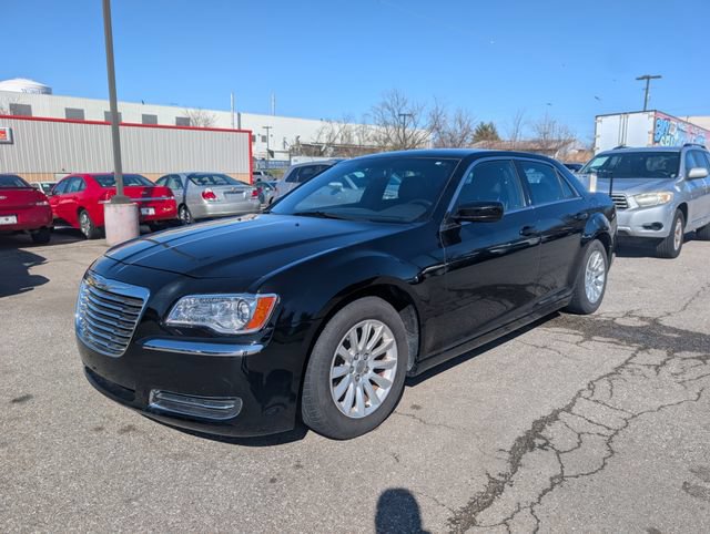Used 2012 Chrysler 300 RWD image 3