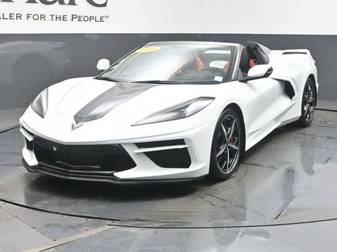 Used 2021 Chevrolet Corvette Stingray Premium Conv w/ Z51 Performance Package RWD image 33