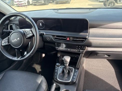 Certified 2024 Kia Seltos EX image 5