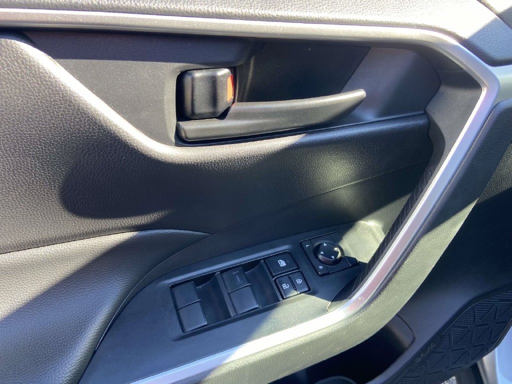 Used 2025 Toyota RAV4 LE FWD image 11