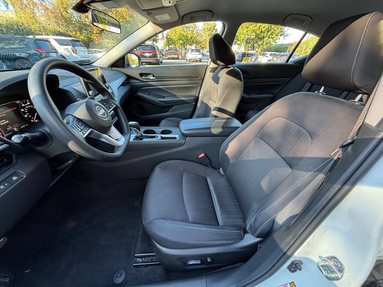 Used 2025 Nissan Altima 2.5 SV FWD image 26