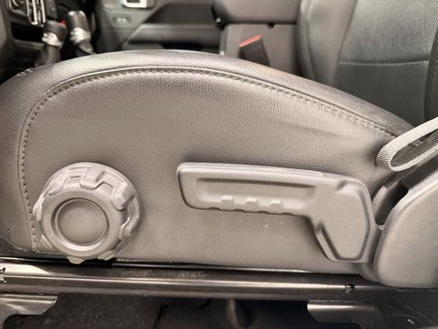 Used 2022 Jeep Wrangler Unlimited Sahara image 20