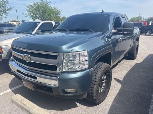 Used 2009 Chevrolet Silverado 1500 LT w/ Power Pack Plus image 2