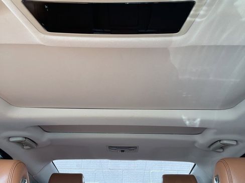 Used 2016 Jaguar XJ R-Sport RWD image 14