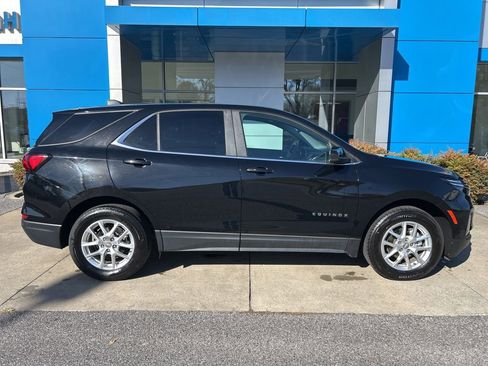 Used 2024 Chevrolet Equinox LT image 3