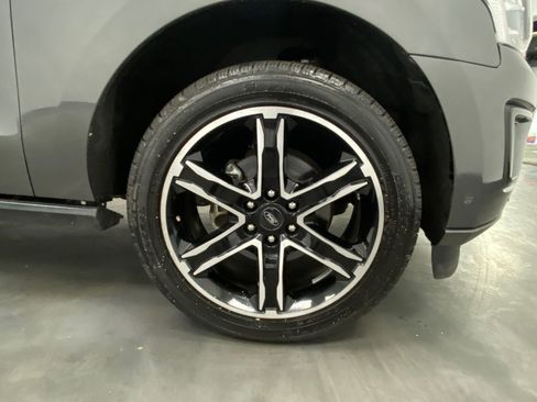 Used 2021 Ford Expedition Max Limited image 16