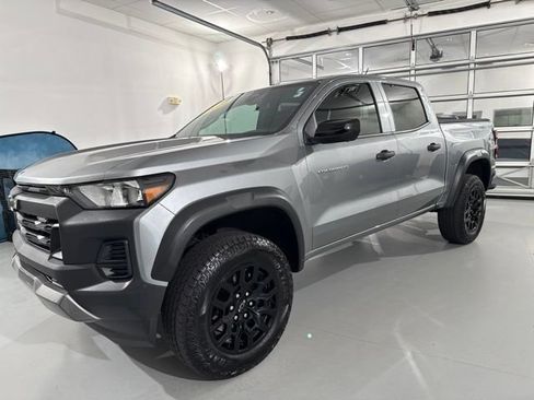 Used 2024 Chevrolet Colorado Trail Boss w/ Technology Package AWD/4WD image 4