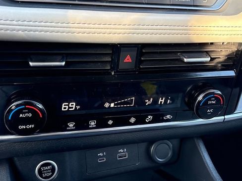 Certified 2022 Nissan Rogue SV image 15