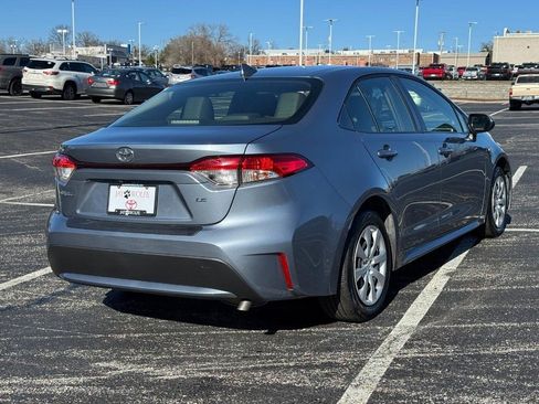 Certified 2022 Toyota Corolla LE image 3