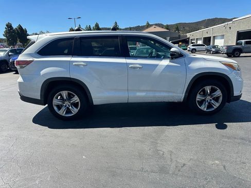 Used 2014 Toyota Highlander Limited FWD image 4