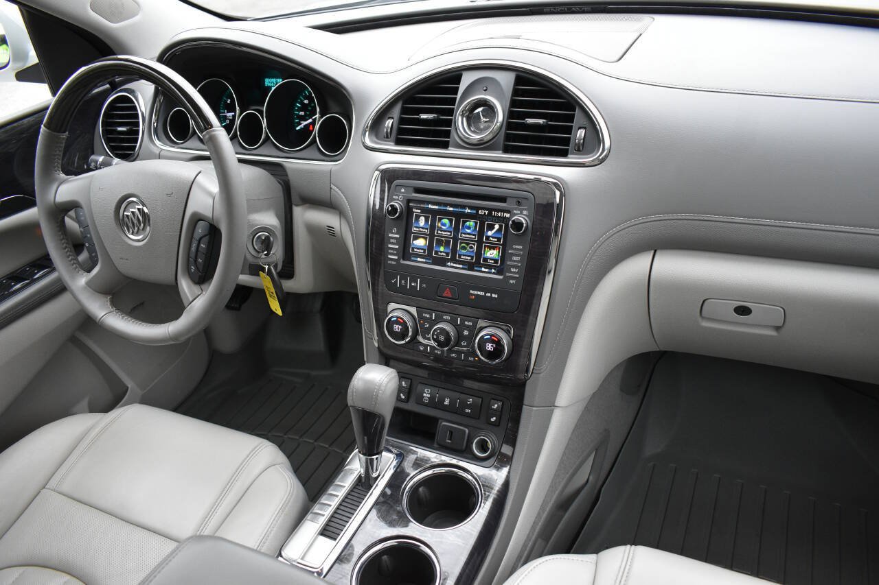 Used 2017 Buick Enclave Leather FWD image 32