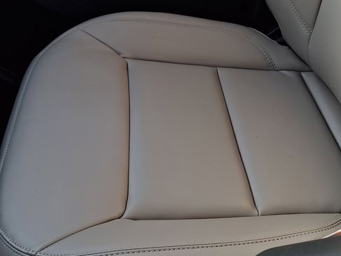 Certified 2024 Ford Explorer XLT w/ Equipment Group 202A image 26