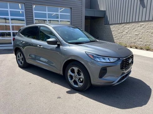 Used 2023 Ford Escape ST-Line w/ Tech Pack #1 AWD/4WD image 3