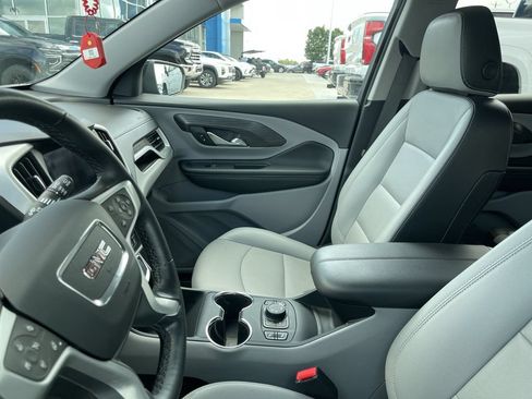 Used 2024 GMC Terrain SLT w/ Infotainment Package II AWD/4WD image 3