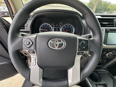 Used 2019 Toyota 4Runner SR5 Premium RWD image 11