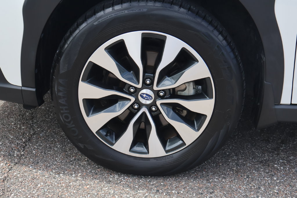 Used 2023 Subaru Outback Touring AWD/4WD image 12