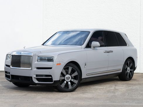 Used 2024 Rolls-Royce Cullinan image 1