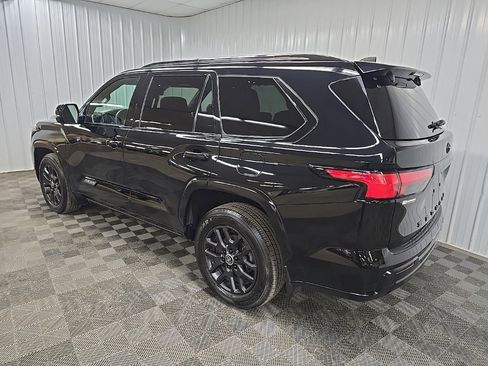 Used 2024 Toyota Sequoia Platinum image 9