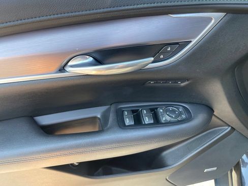 Used 2018 Cadillac XT5 Luxury AWD/4WD image 11