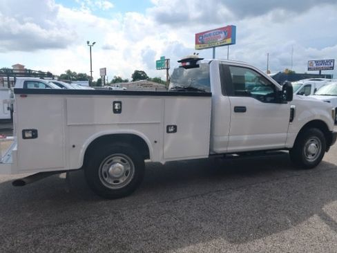 Used 2019 Ford F250 XL RWD image 4