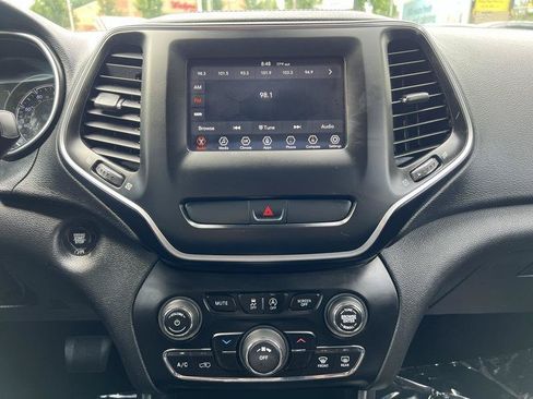 Used 2019 Jeep Cherokee Latitude Plus FWD image 13