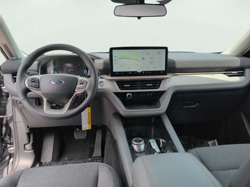 New 2026 Ford Explorer Active RWD image 5